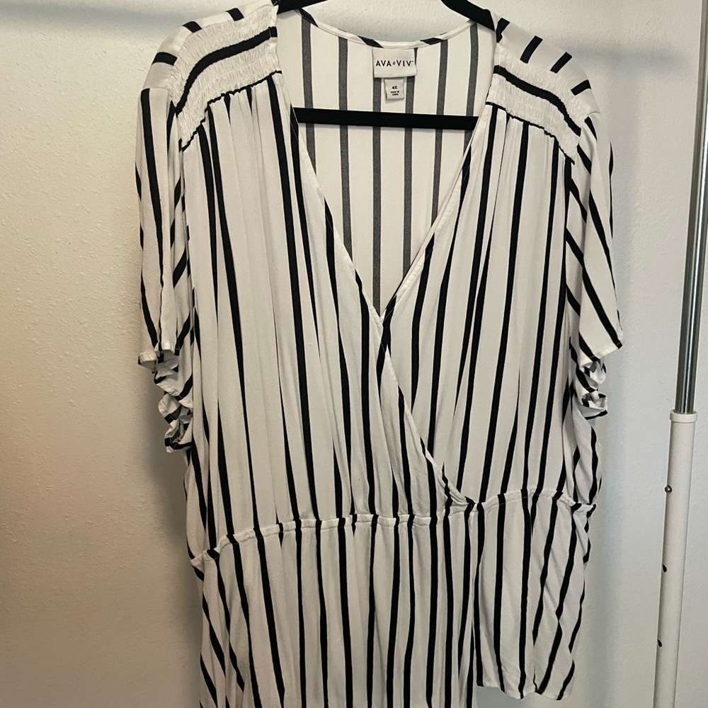 Ava & Viv Black & White Blouse